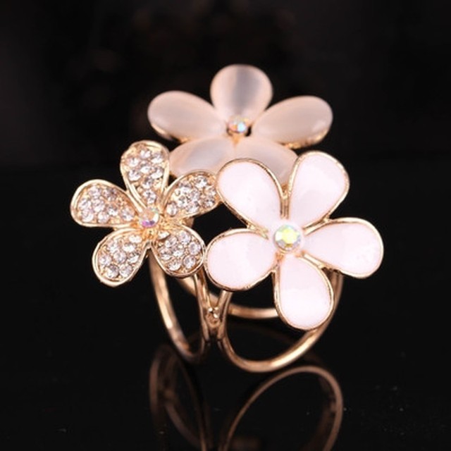 Fashion Flowers Brooch Scarf Buckle Bouquet Crystal Rhinestone Scarf Clips  for Women Jewelry - AliExpress